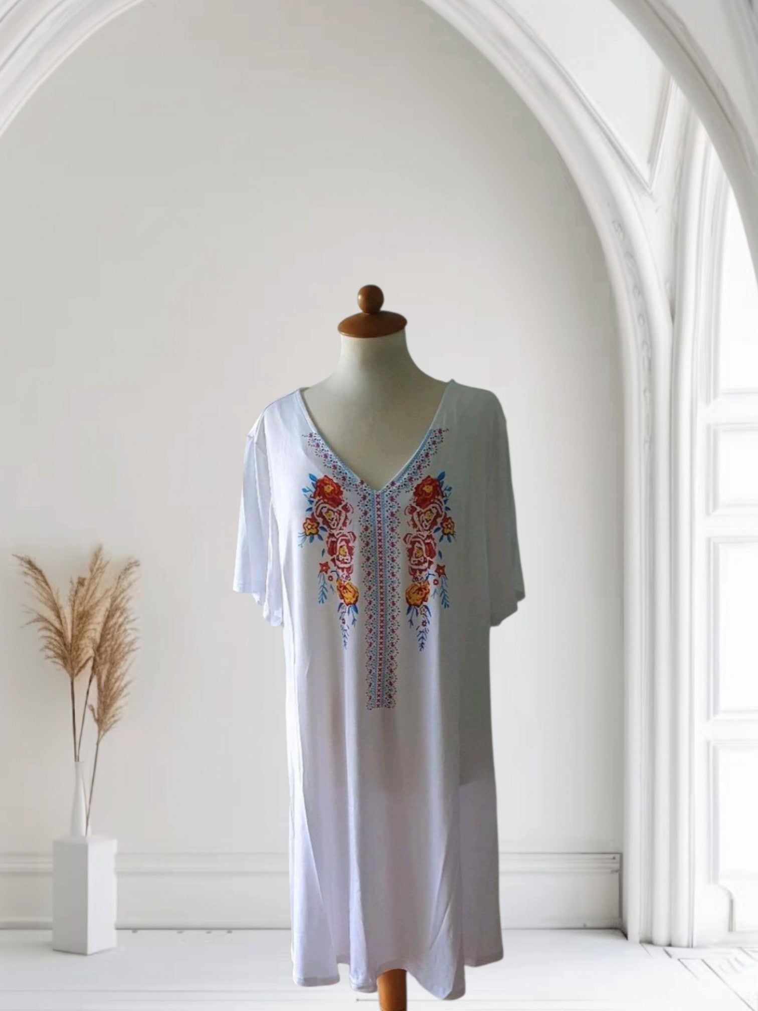 Damen Kleid  – Elegant, Figurfreundlich & Vielseitig tragbar